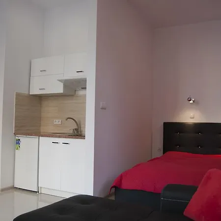 Hostelswidnicka24 *