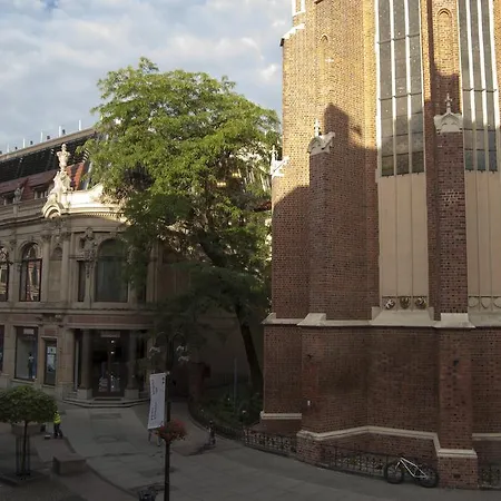 Hostelswidnicka24 ホステル *