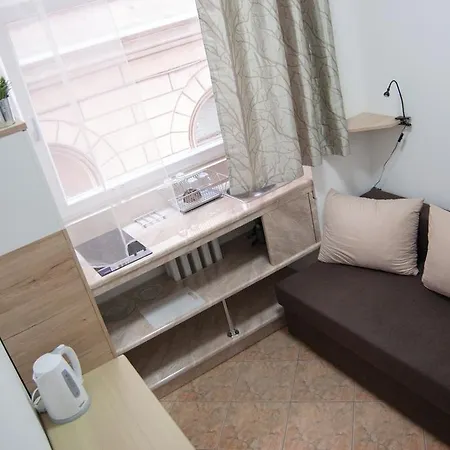 Hostelswidnicka24 *