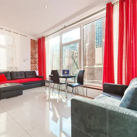 Hostelswidnicka24 ホステル *